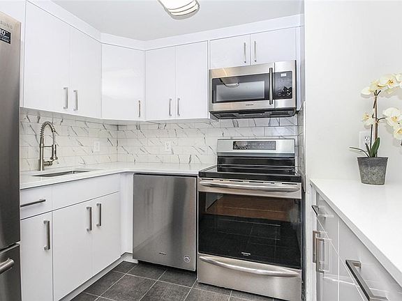 4th image of 123 Mamaroneck Ave APT 404