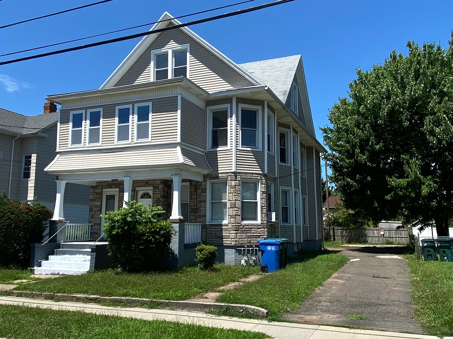 6 bed, 1650 sqft, $2,850 — Photo 3