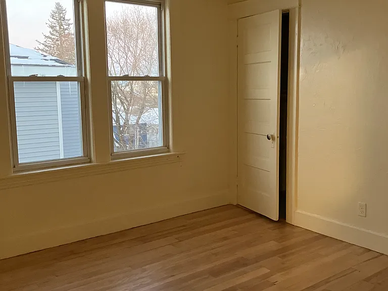 8 Shannon St #3 — Photo 6