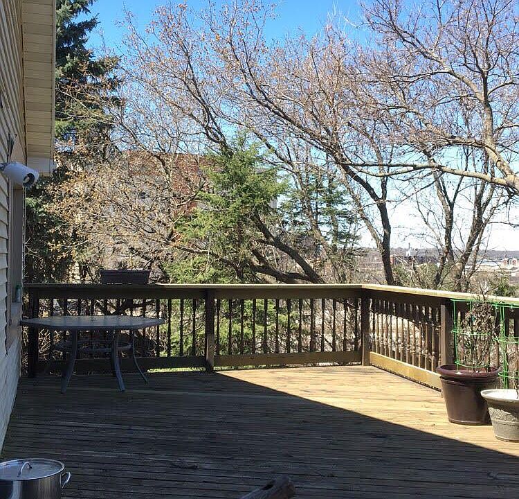 2nd image of 1322 Stratford Ct