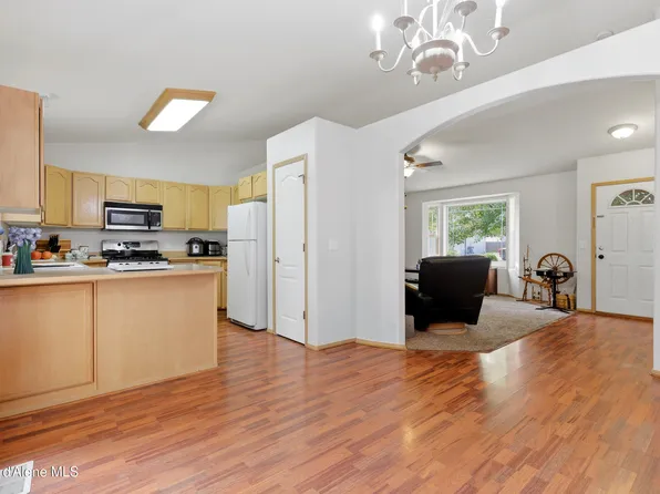 1053 W Heron Ave, Hayden Lake, ID 83835