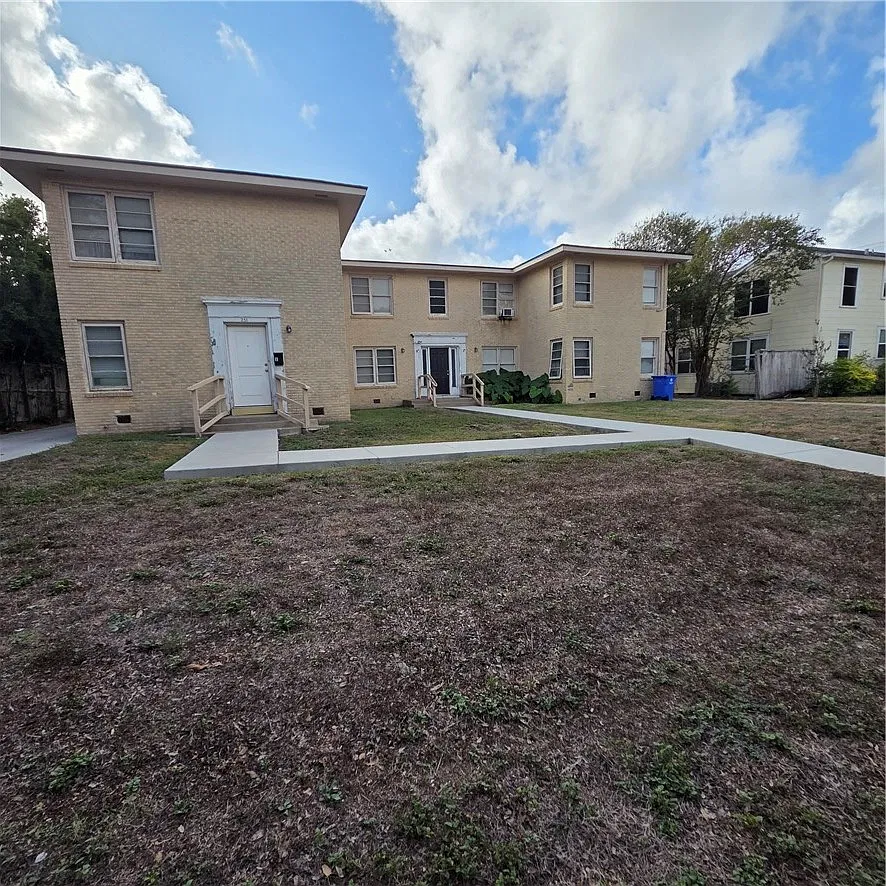 1 bed, 1.0 bath, 4648 sqft, $795 — Photo 1