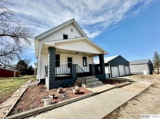 218 S 1st St, Howells, NE 68641