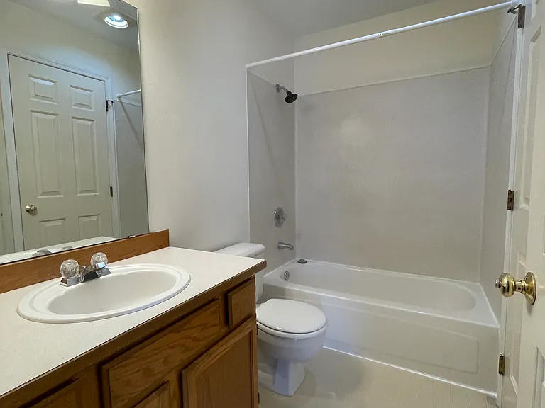 209 E 18th Ave — Photo 7