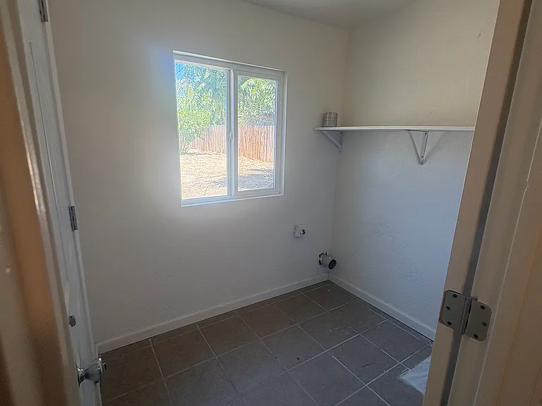 1517 N Millbrook Ave — Photo 6