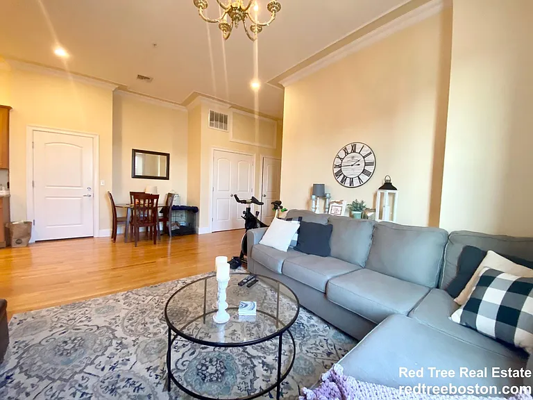 395 W Broadway #3B — Photo 2