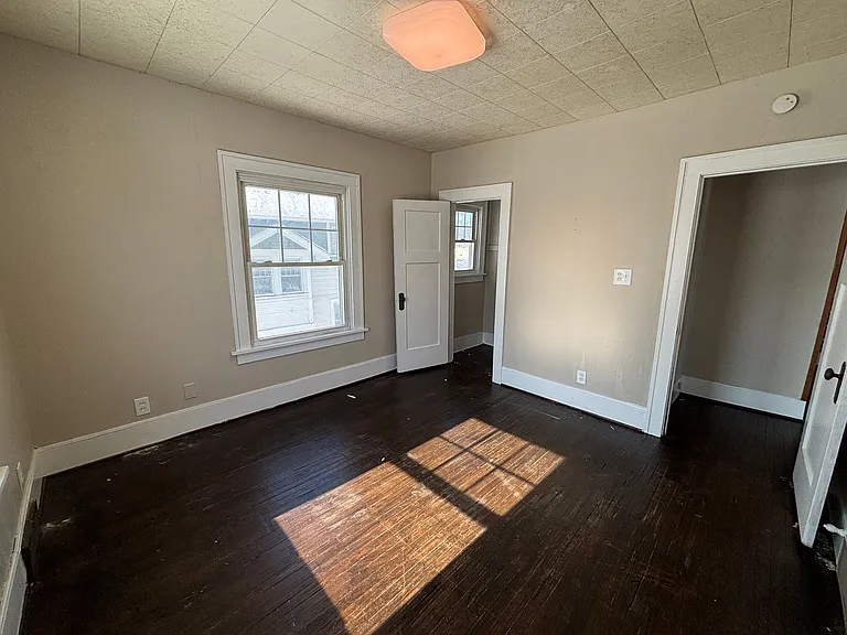 1410 Wilson Ave — Photo 11