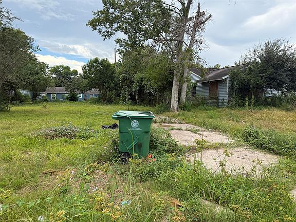 4th image of 5718 Groveton St
