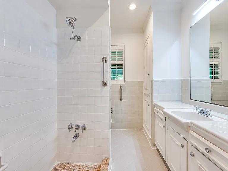 10715 Royal Springs Dr — Photo 9