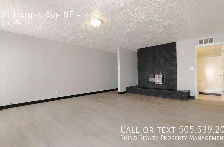Home @ Uptown — Photo 2