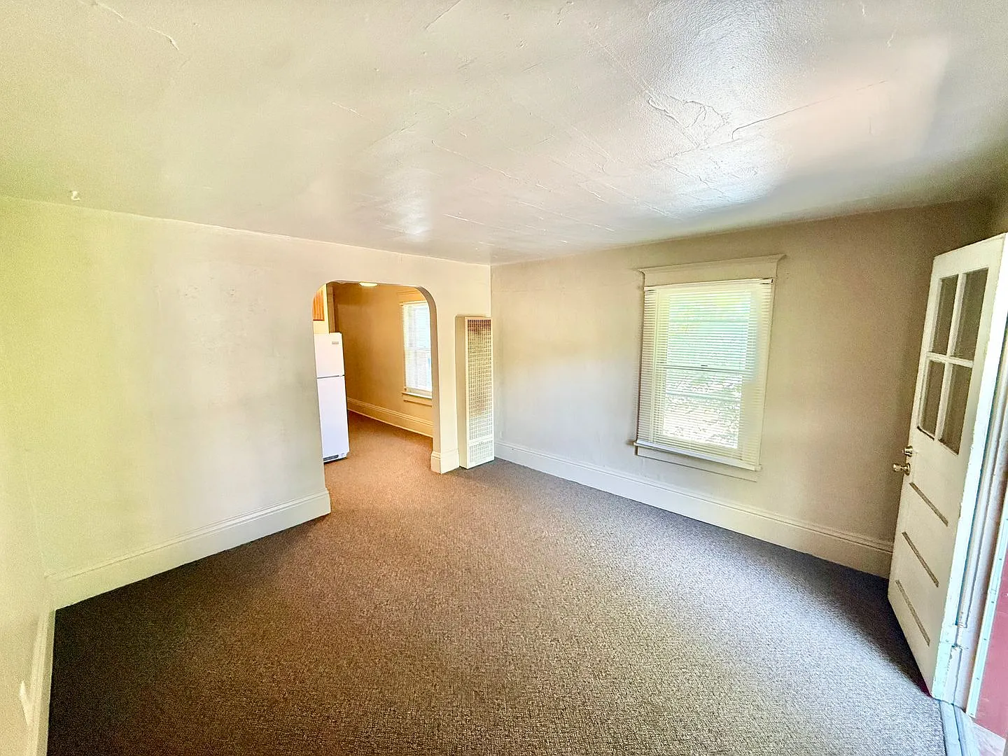 Best Kept Secret! Great Price On This Wonderful One Bedroom! — Photo 4