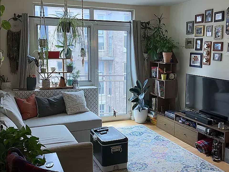 1st image of 11 Meserole St #2F