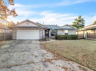 1317 Tara Dr, Midwest City, OK 73130