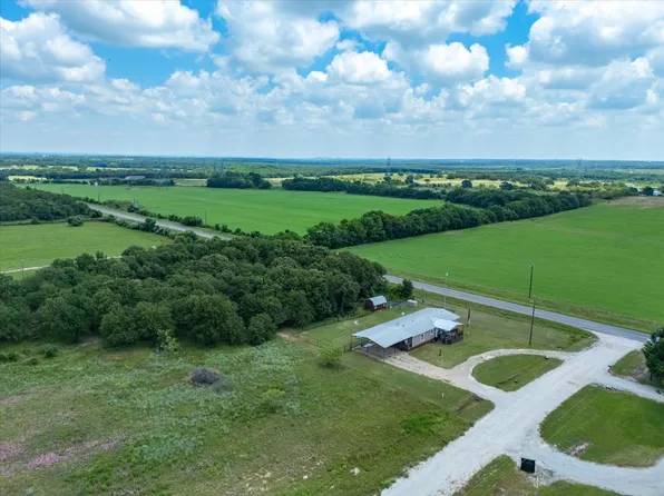 126 Deer Valley Ln, Poolville, TX 76487