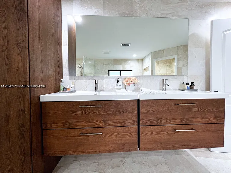 17615 SW 80th Ct — Photo 30