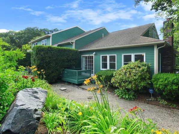 29 1st St Unit D, Salem, MA 01970