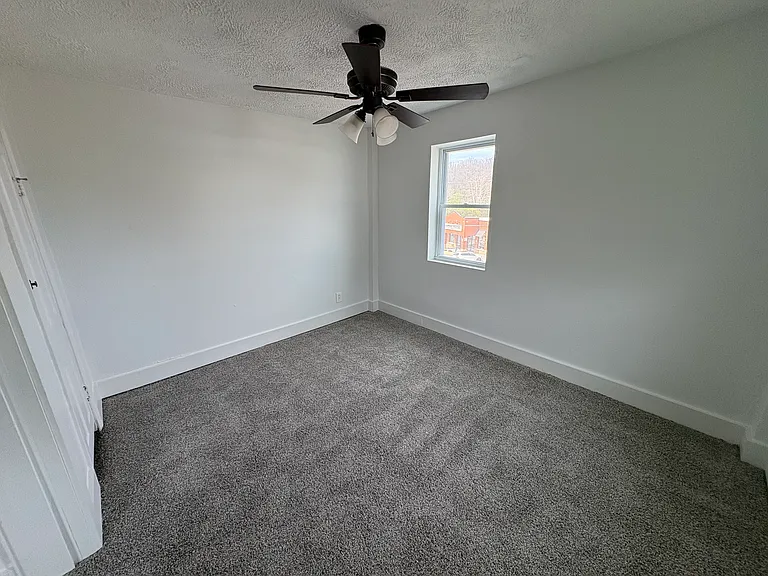 502 Main St — Photo 10