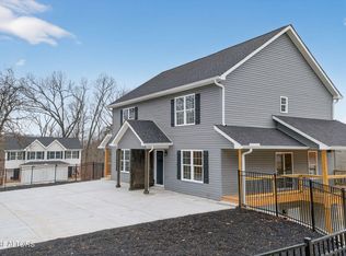 357 Beechwood Ln, Clinton, TN 37716