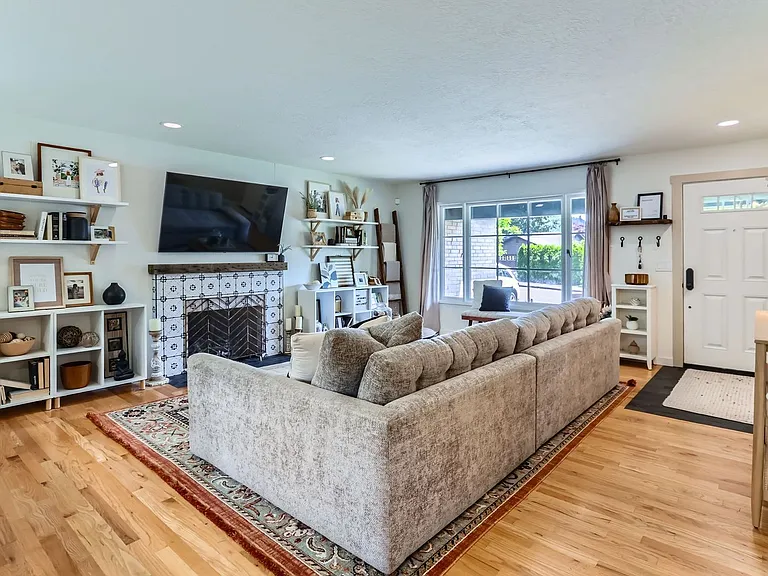 3045 SW 116th Ave — Photo 5