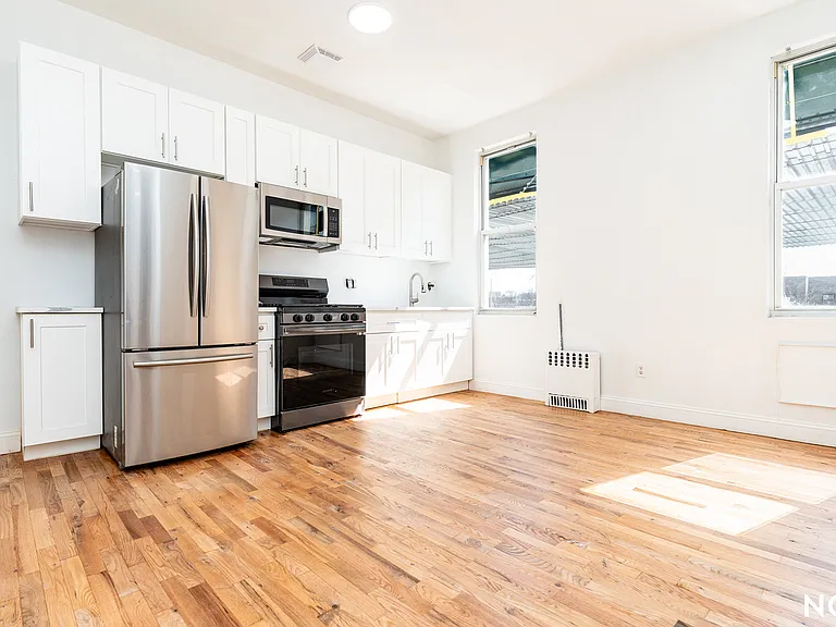 1439 Myrtle Ave #2B — Photo 1