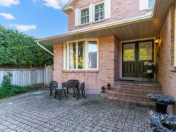 3rd image of 411 Freeman Cres