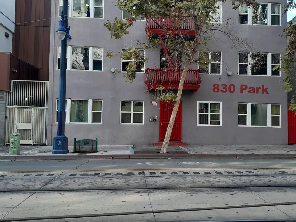 830 Park Blvd #17