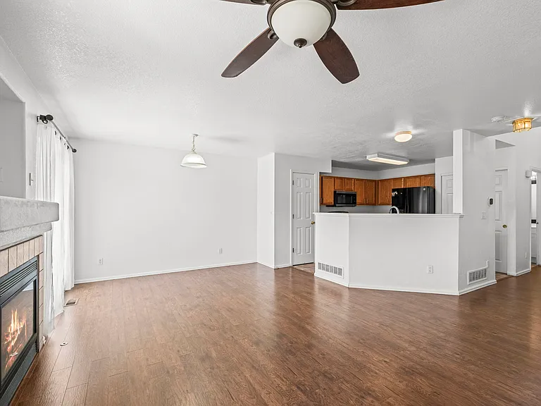 1159 S Waco St #C — Photo 5