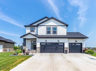 7240 Eagle Pointe Dr S, Fargo, ND