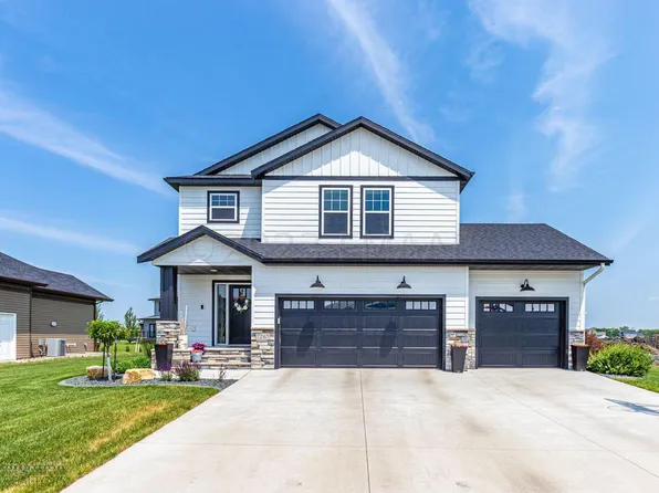 7240 Eagle Pointe Dr S, Fargo, ND 58104