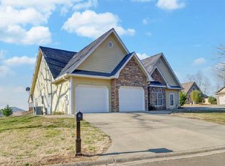 53 Lindsey Ln, Blue Ridge, GA 30513