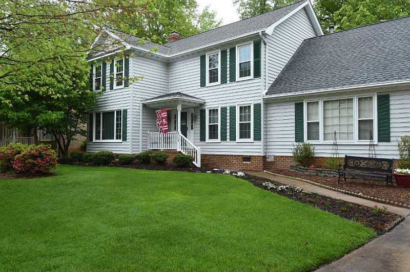 1st image of 715 Aguila Dr