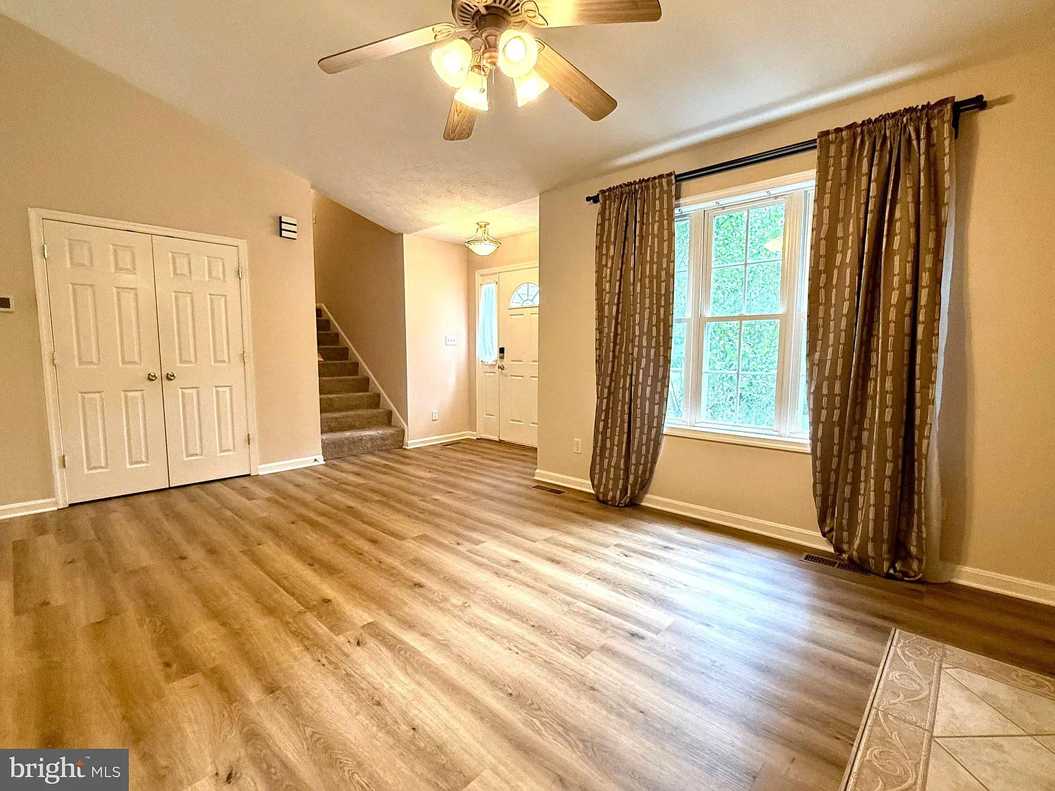 3 bed, 2.0 bath, 1786 sqft, $2,175 — Photo 3