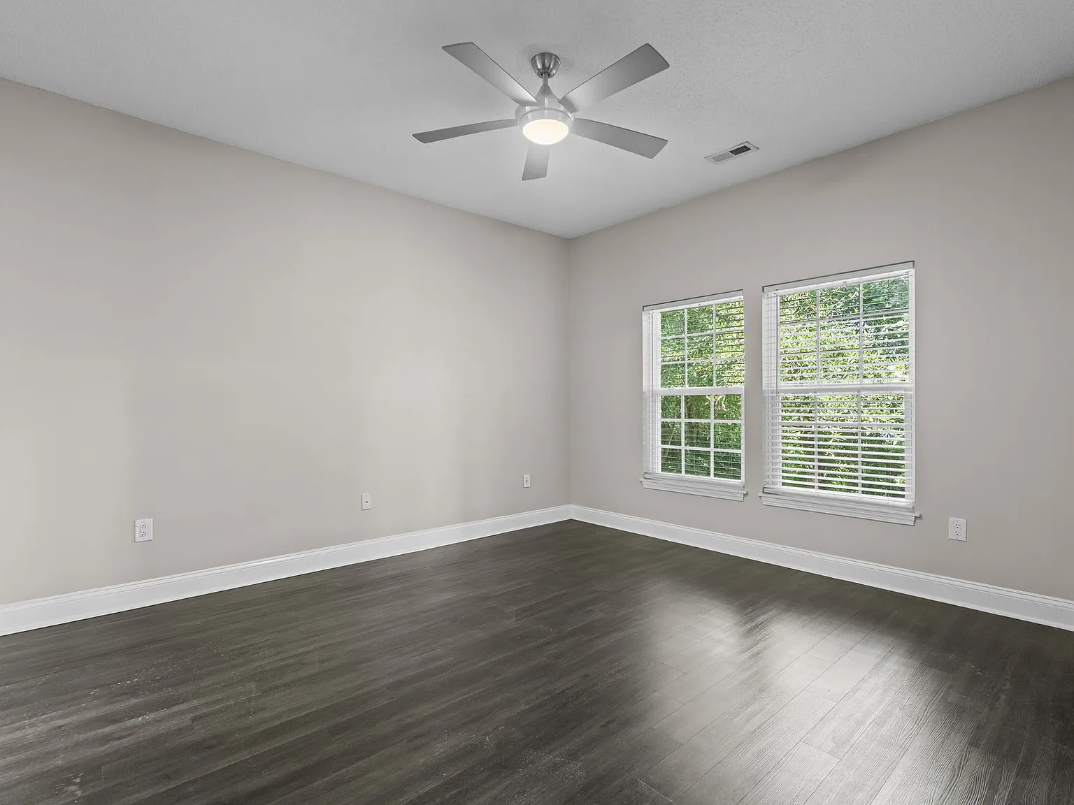5026 Belleglen Court - 202 — Photo 4
