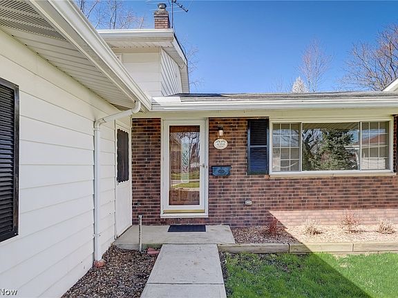 3rd image of 4384 Bentley Dr