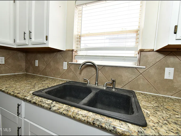 12121 Tower Hill Dr — Photo 18