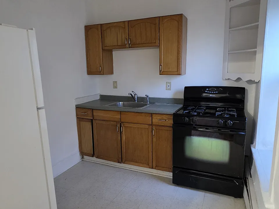 79 W Main St #1