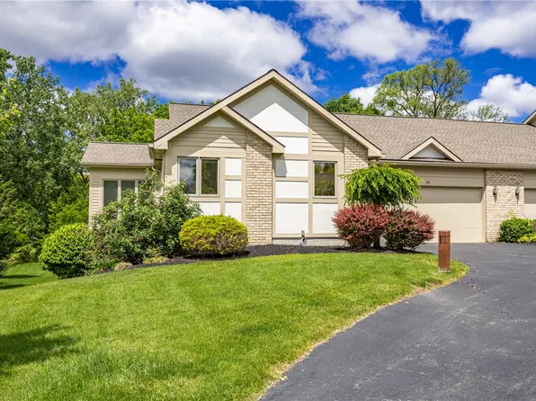 10 Baywood Ln, Webster, NY 14580