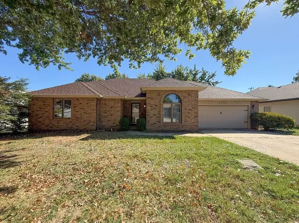 5460 S Stonegate Ave, Springfield, MO 65810