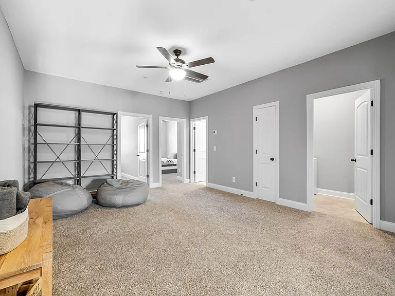 132 Savannah Ave — Photo 22