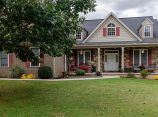 9 Sandy Bottom Rd, Carlisle, PA 17015