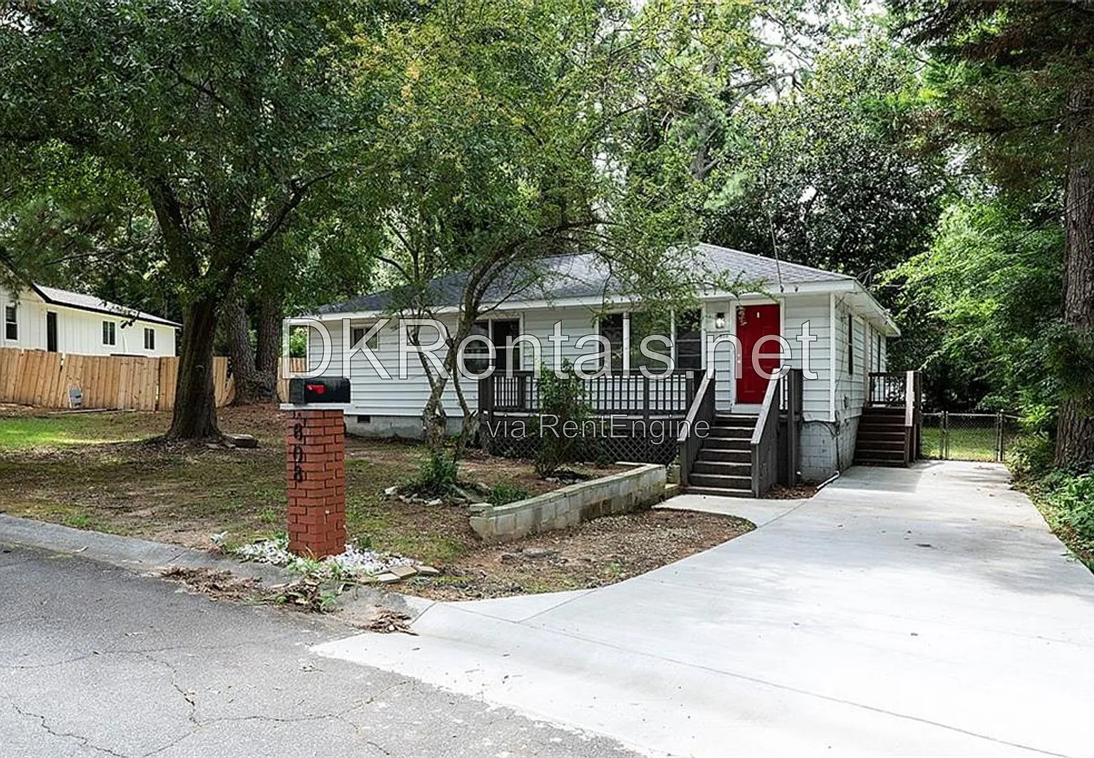 3 bed, 2.0 bath, 1292 sqft, $1,950 — Photo 2