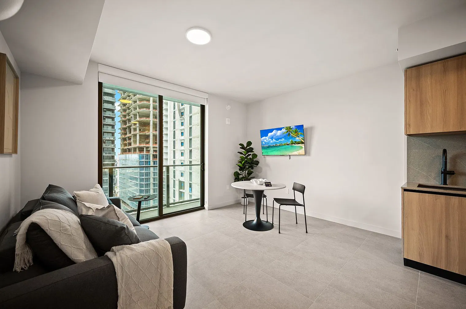 Studio, 1.0 bath, 430 sqft, $7,951 — Photo 2