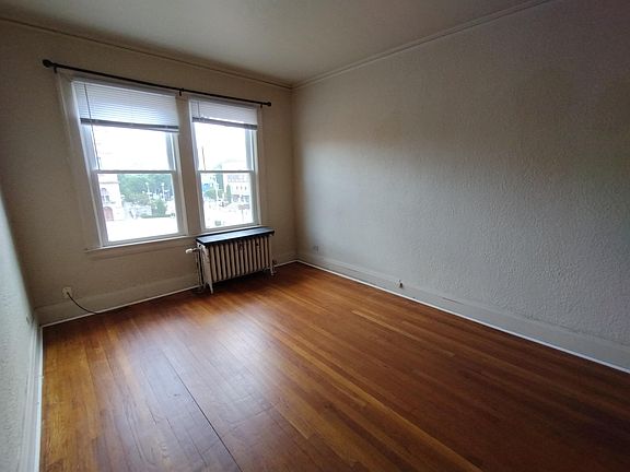 5th image of 403 N 4th St APT 18