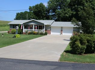 25 Crown Rd, Council Bluffs, IA 51503