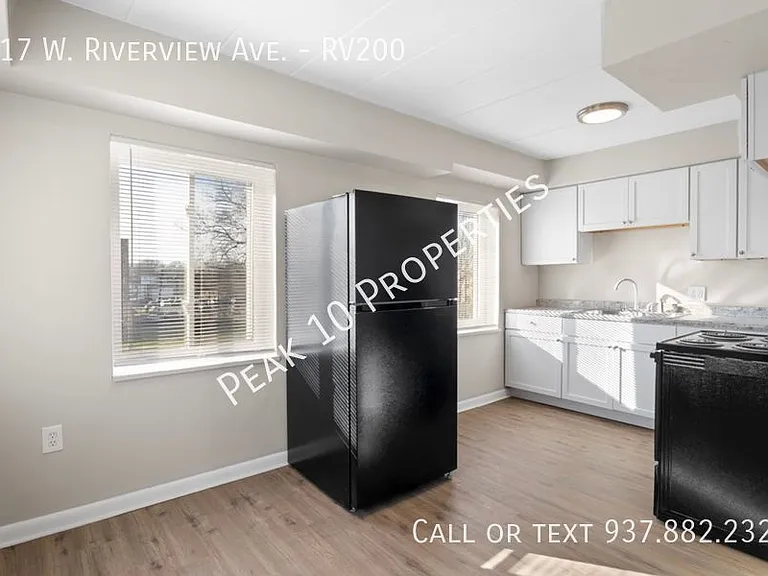 617 W Riverview Ave #RV200 — Photo 10