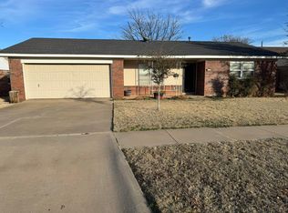 2010 Dallas St, Plainview, TX 79072