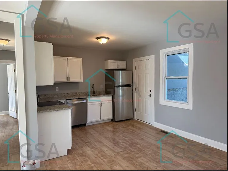 694 Saxon Ave — Photo 11