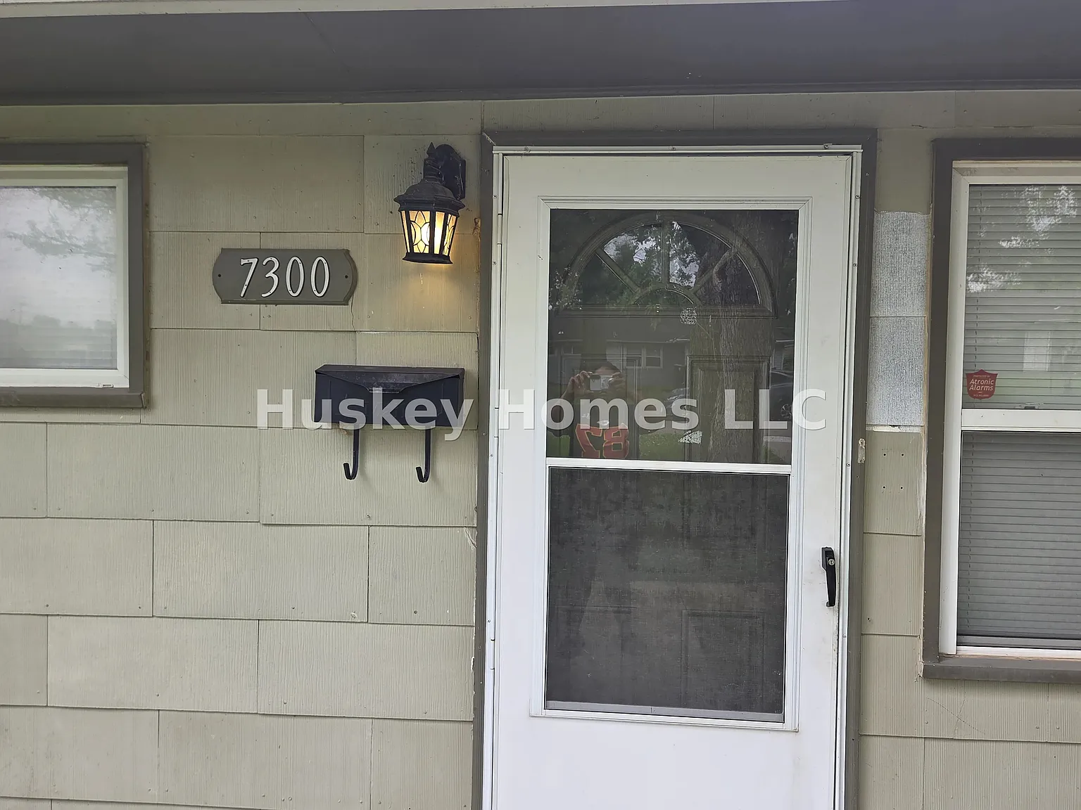 Spacious 4BD/2BA Ranch | Fenced Yard | HAKC Welcome | 64134 — Photo 2