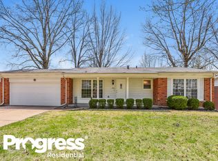 3890 Cordin Dr, Florissant, MO 63034
