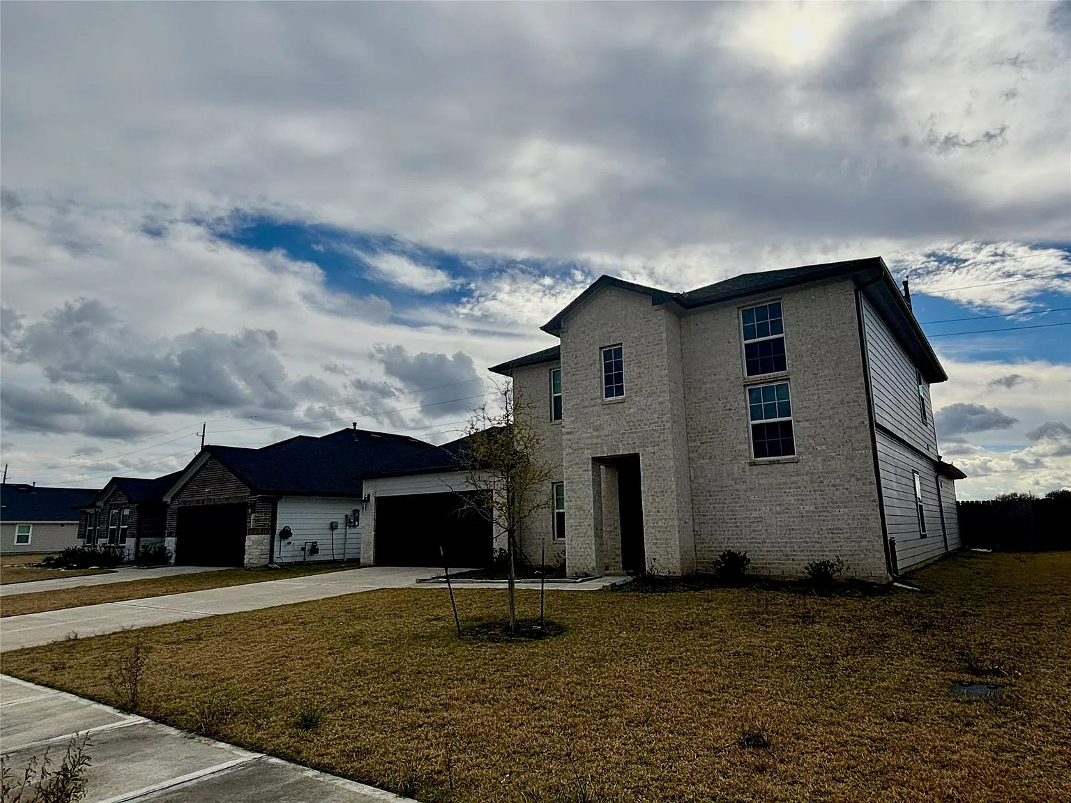 4 bed, 3.0 bath, 3028 sqft, $2,800 — Photo 3